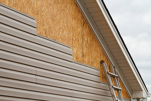 Professional Fiber Cement Siding technician working in Denver, NC